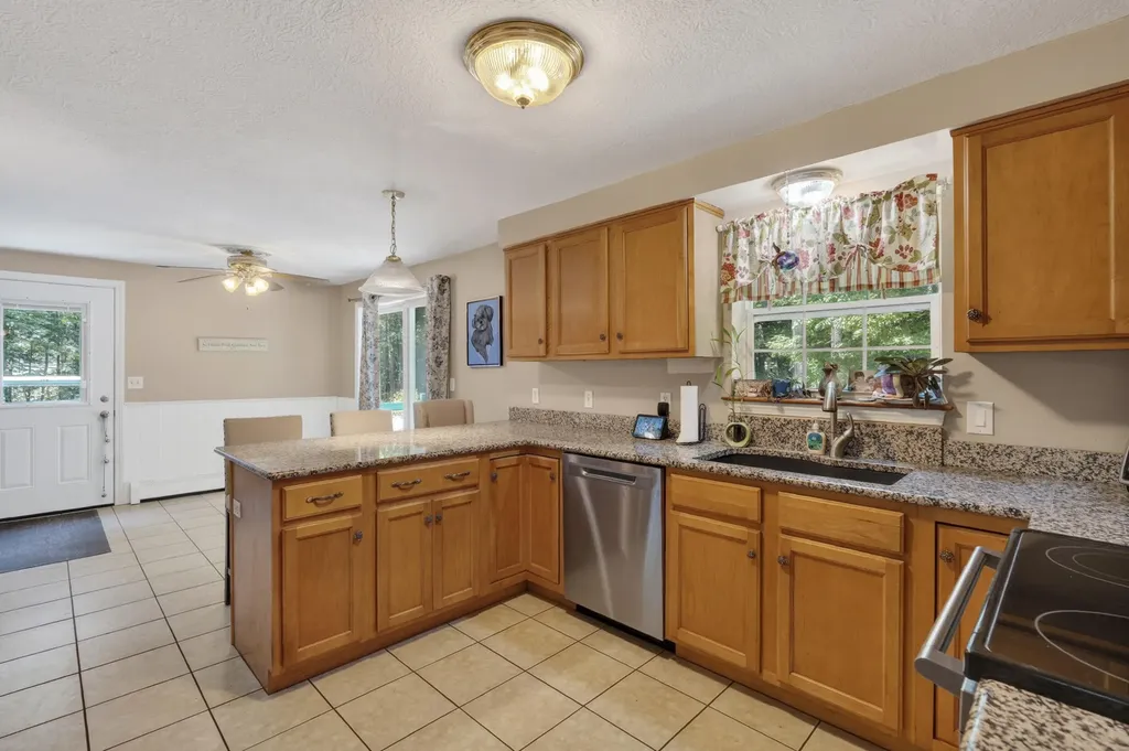 169 Grandview Drive Limerick ME 04048