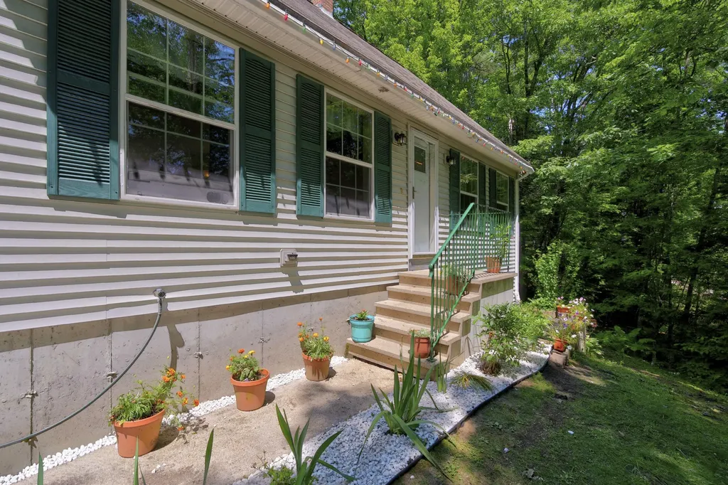 169 Grandview Drive Limerick ME 04048