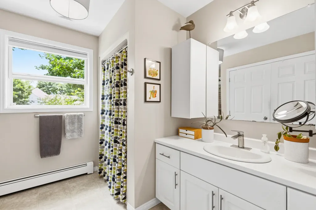 87 Sawyer Street South Portland ME 04106