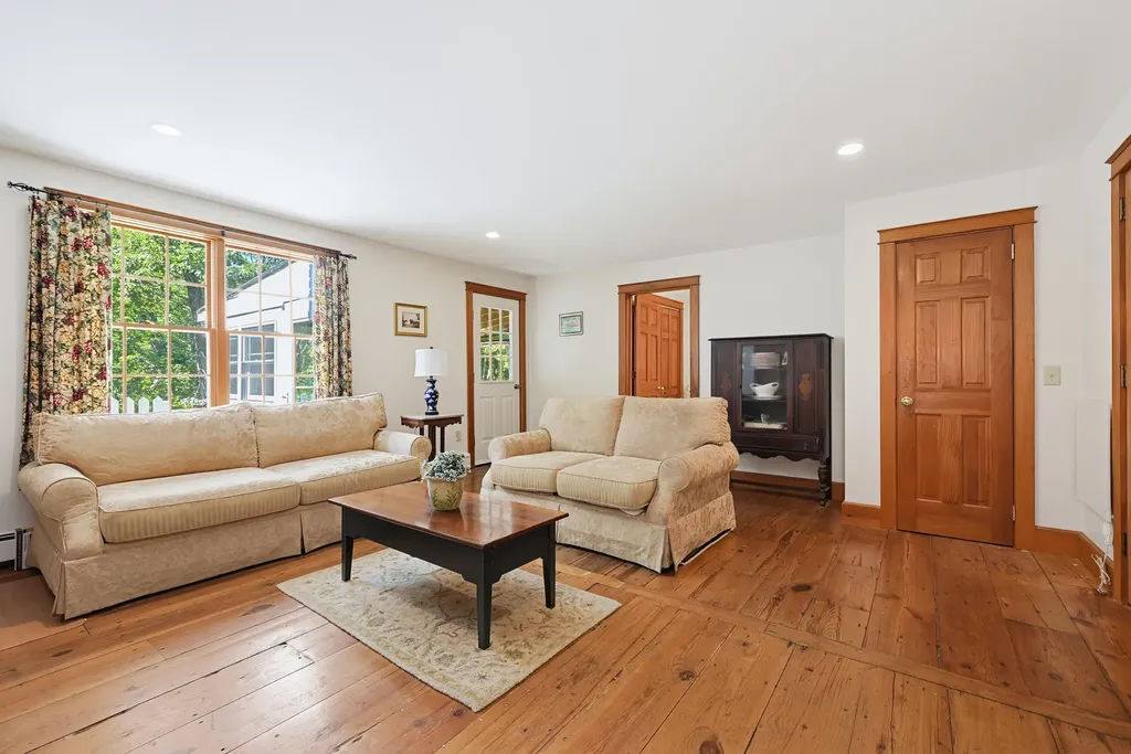 339 Fowler Road Cape Elizabeth ME 04107