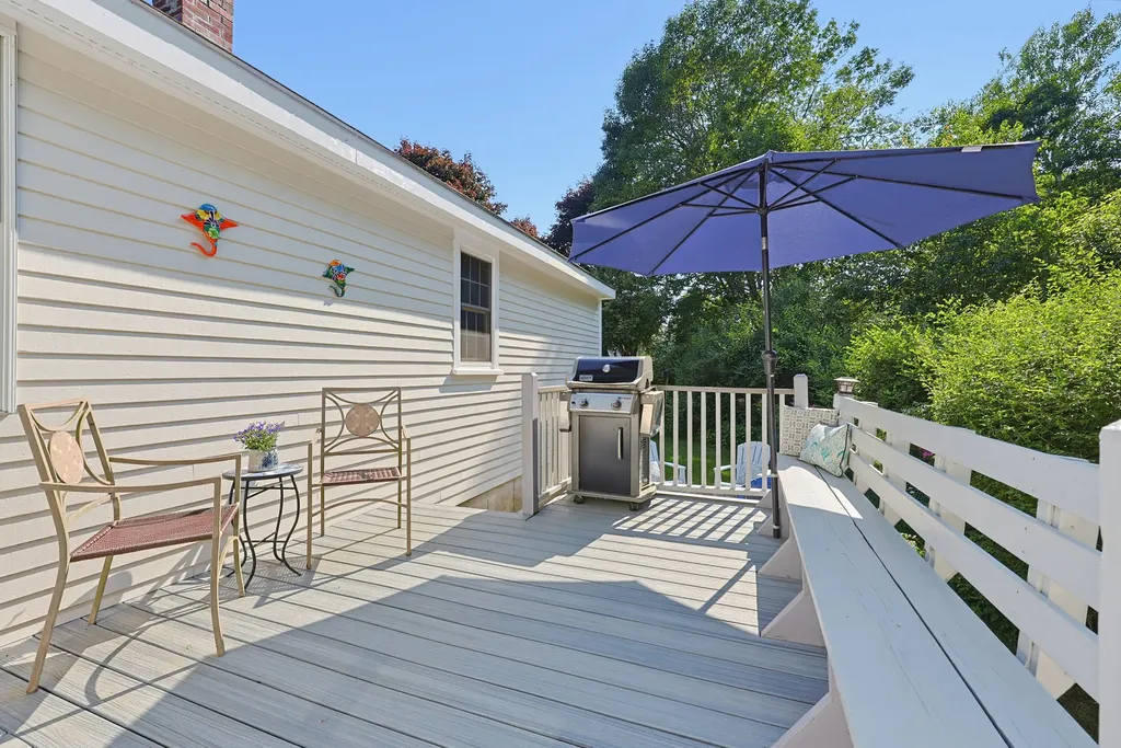 339 Fowler Road Cape Elizabeth ME 04107