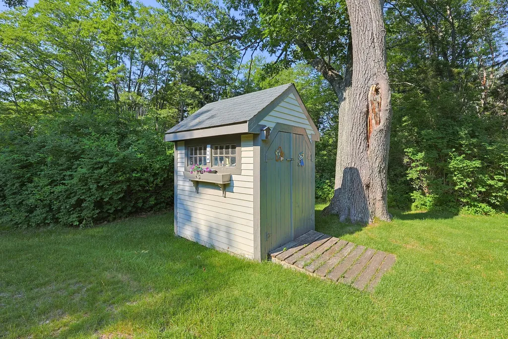 339 Fowler Road Cape Elizabeth ME 04107