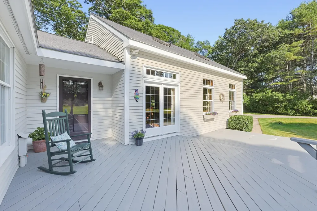 339 Fowler Road Cape Elizabeth ME 04107