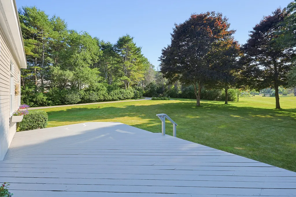 339 Fowler Road Cape Elizabeth ME 04107