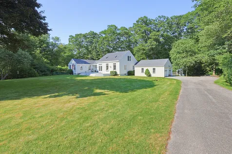 339 Fowler Road Cape Elizabeth ME 04107