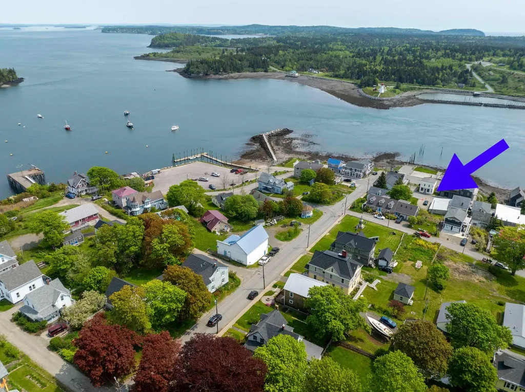 24 Water Street Lubec ME 04652