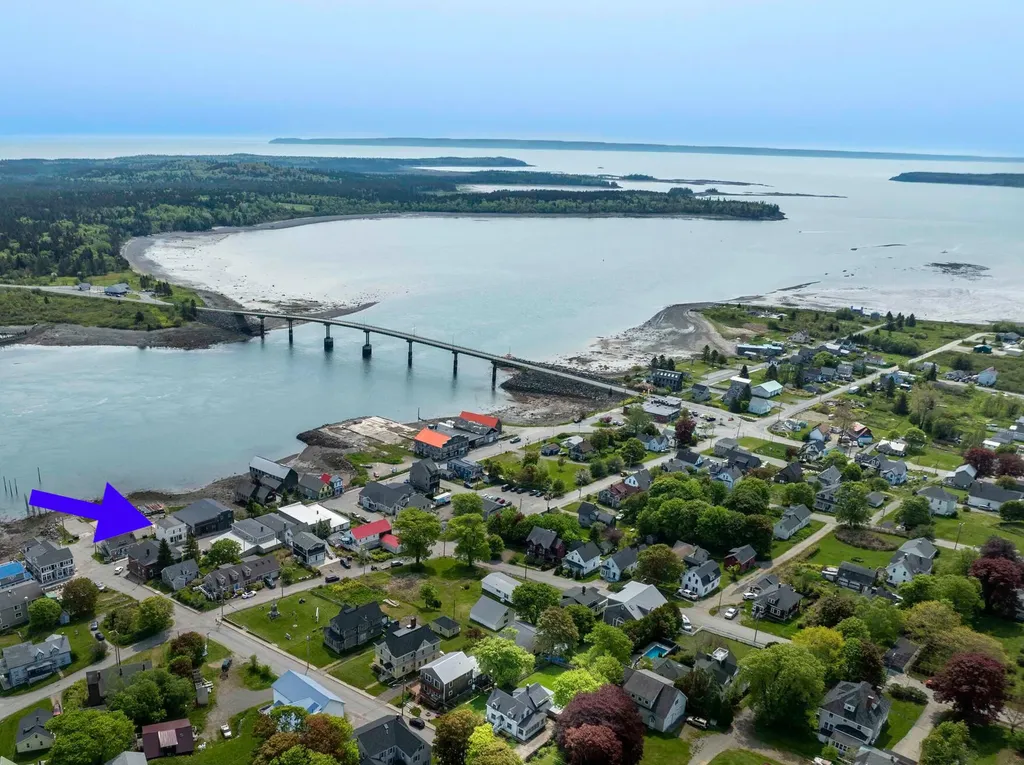 24 Water Street Lubec ME 04652