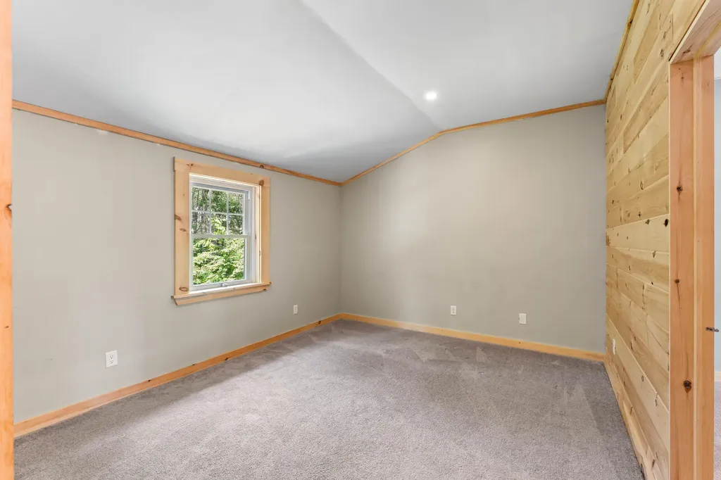 1 Oxford Terrace Brownfield ME 04010