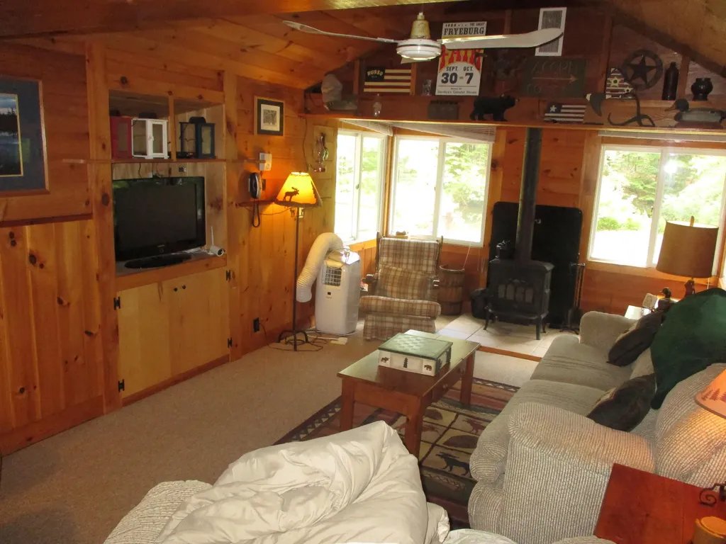 20 Acorn Road Naples ME 04055