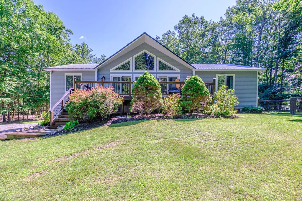 10 Bear Point Road Harrison ME 04040