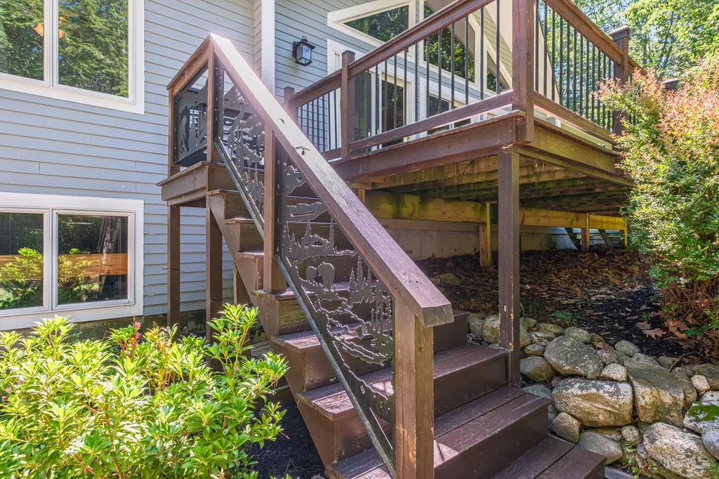 10 Bear Point Road Harrison ME 04040