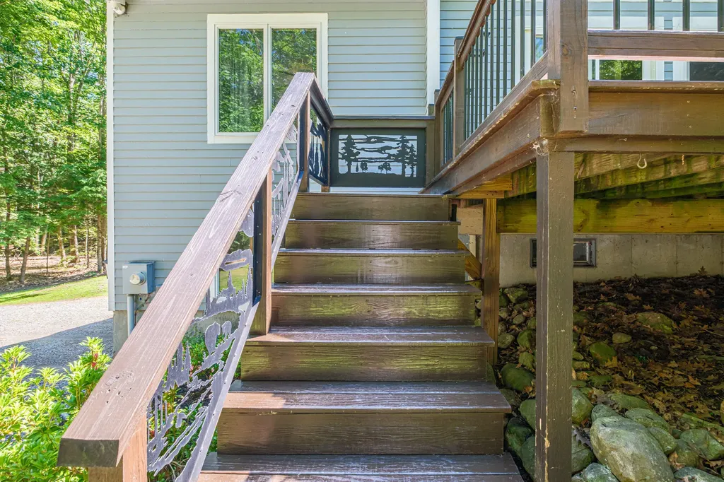 10 Bear Point Road Harrison ME 04040