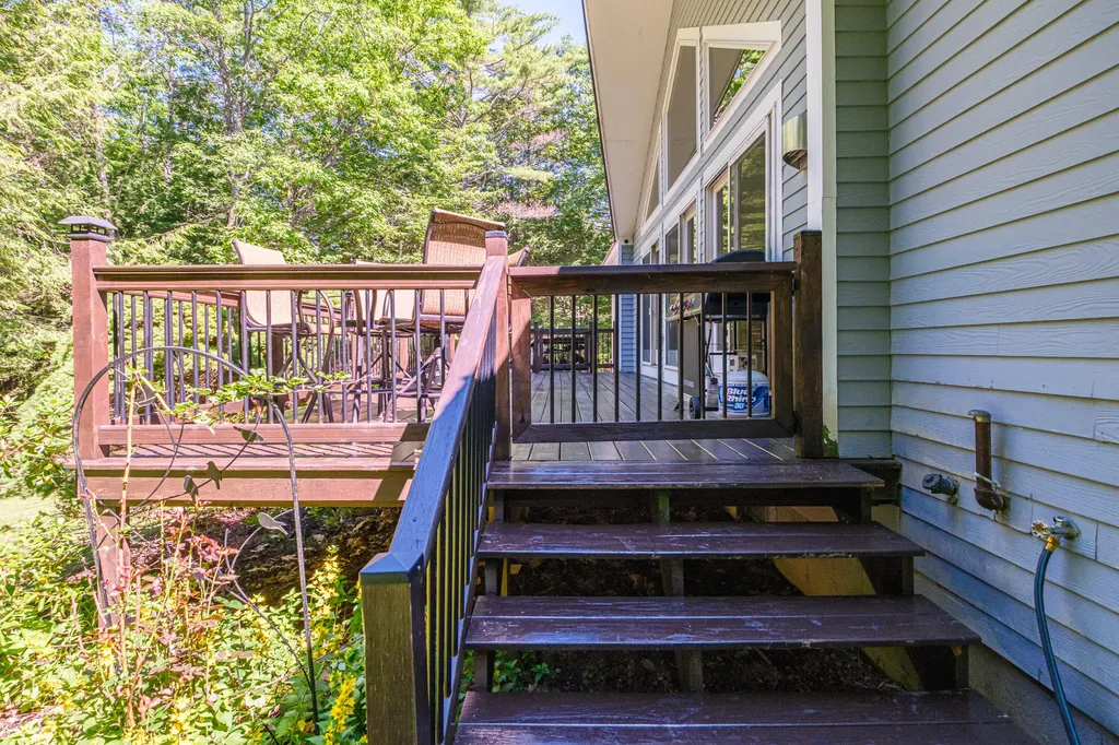 10 Bear Point Road Harrison ME 04040