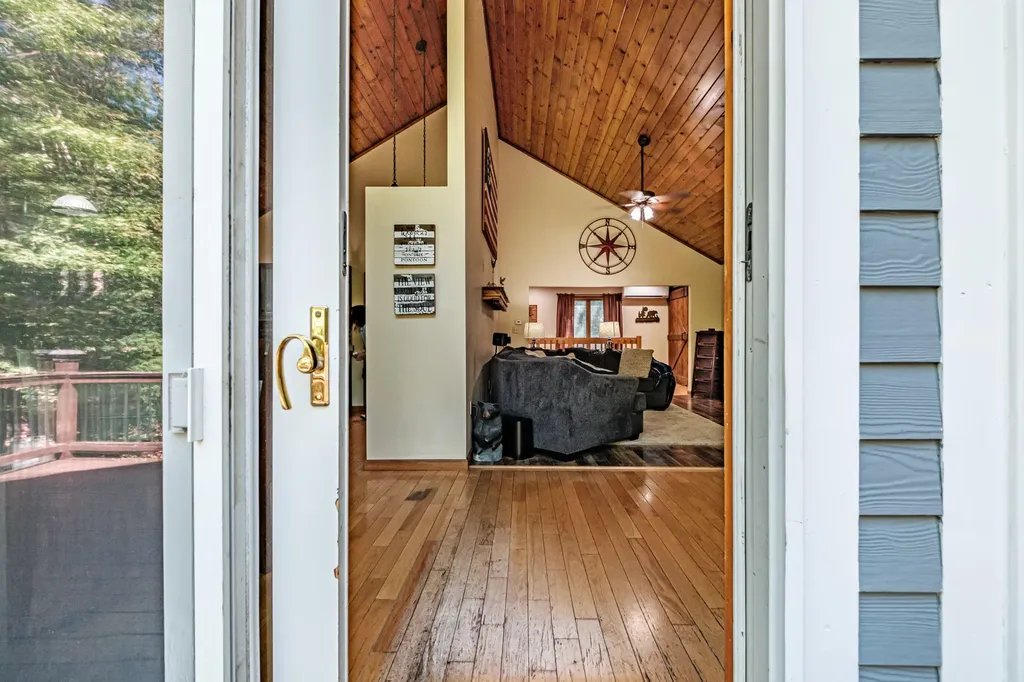 10 Bear Point Road Harrison ME 04040