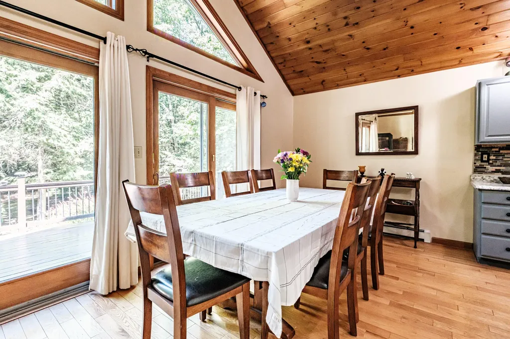 10 Bear Point Road Harrison ME 04040