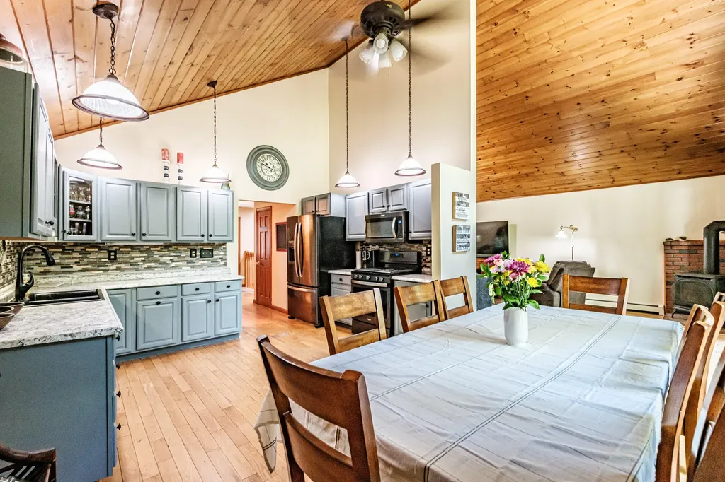 10 Bear Point Road Harrison ME 04040