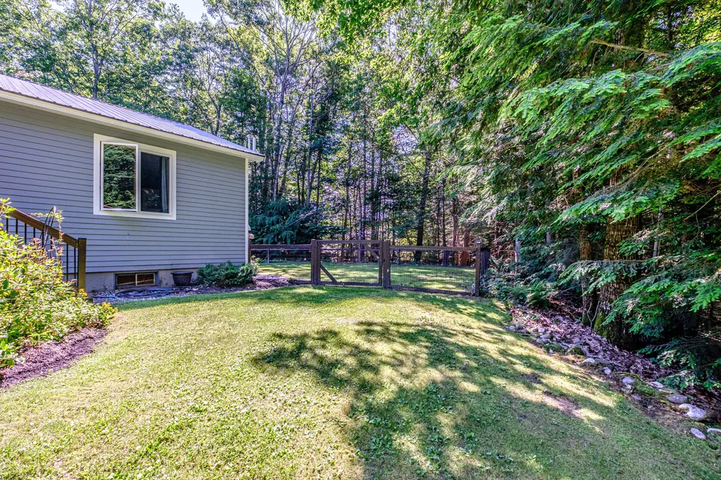 10 Bear Point Road Harrison ME 04040