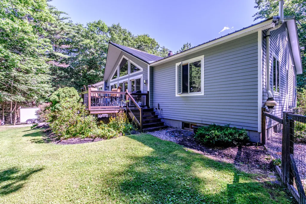10 Bear Point Road Harrison ME 04040