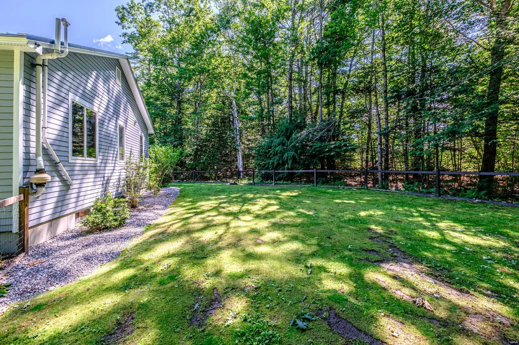 10 Bear Point Road Harrison ME 04040