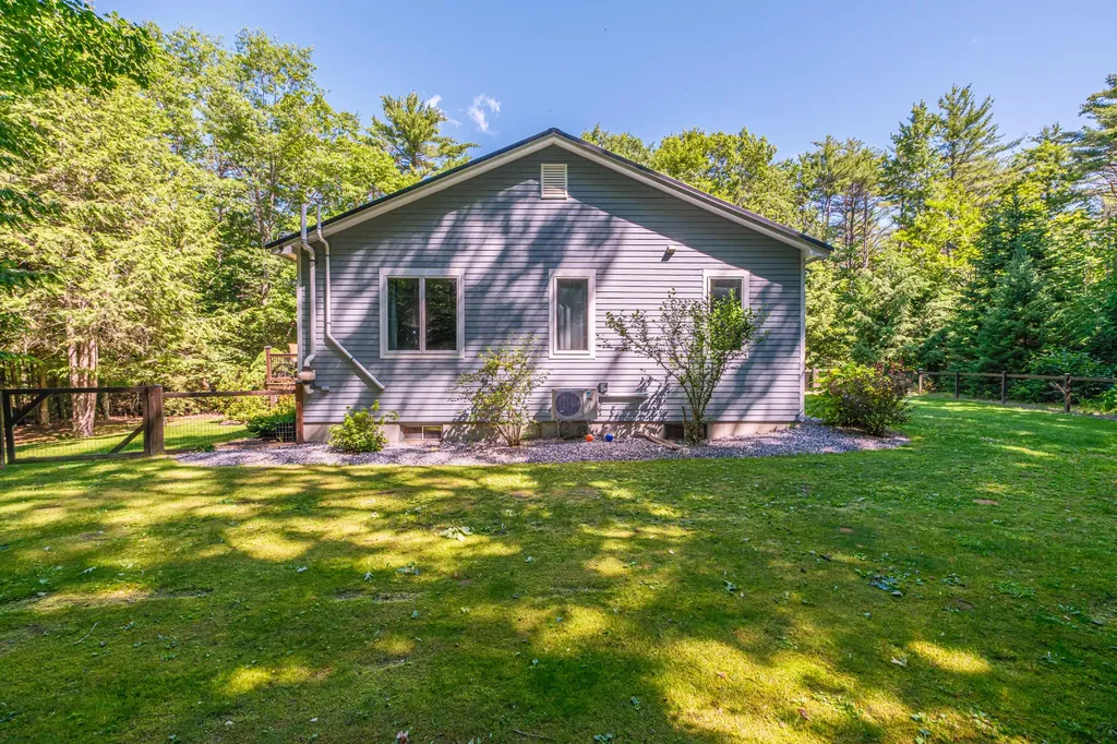 10 Bear Point Road Harrison ME 04040