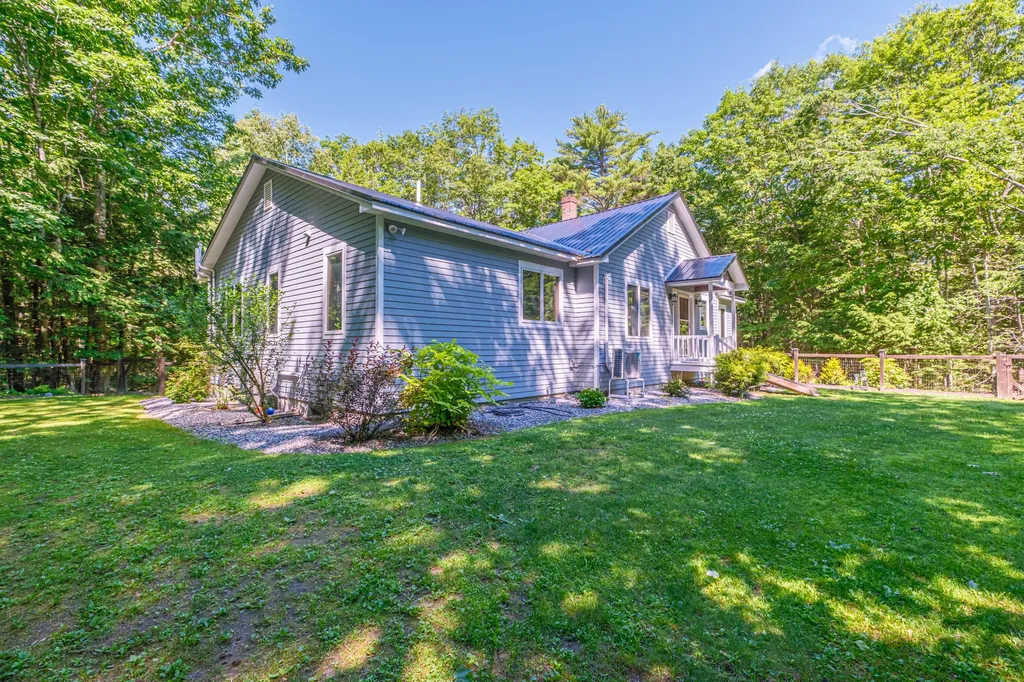 10 Bear Point Road Harrison ME 04040