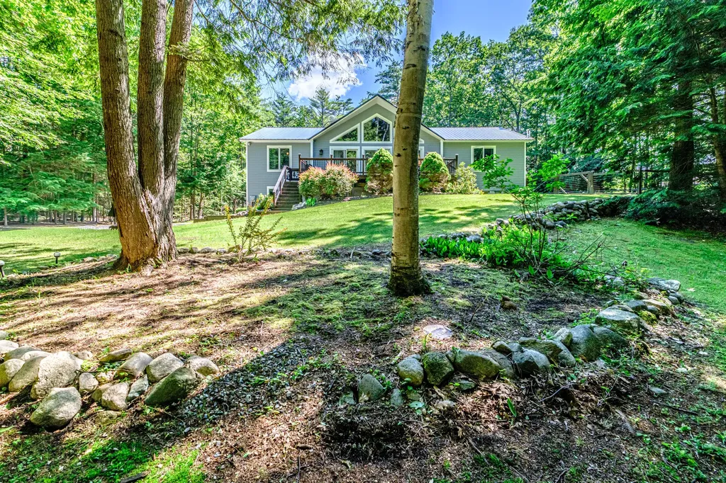 10 Bear Point Road Harrison ME 04040