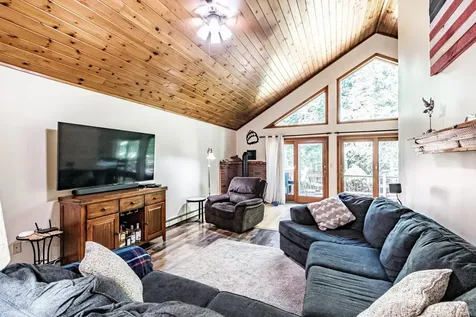 10 Bear Point Road Harrison ME 04040