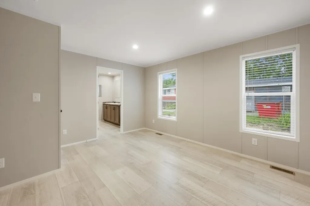 17 Spring Street Newport ME 04953