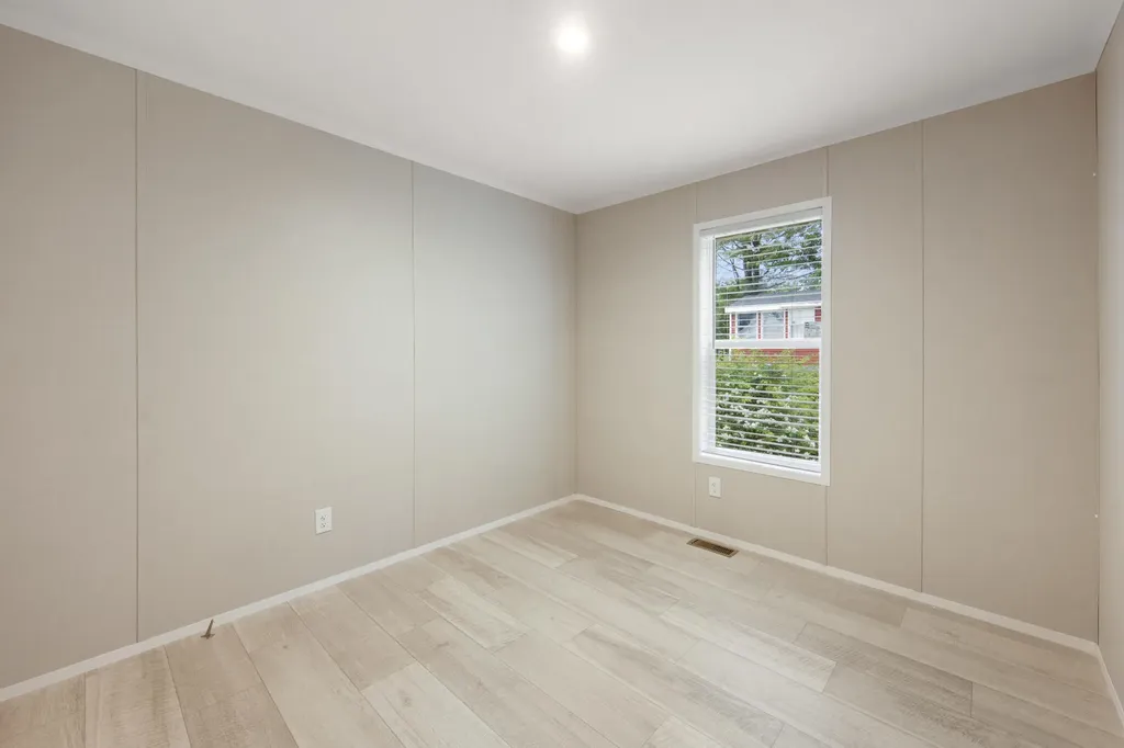 17 Spring Street Newport ME 04953