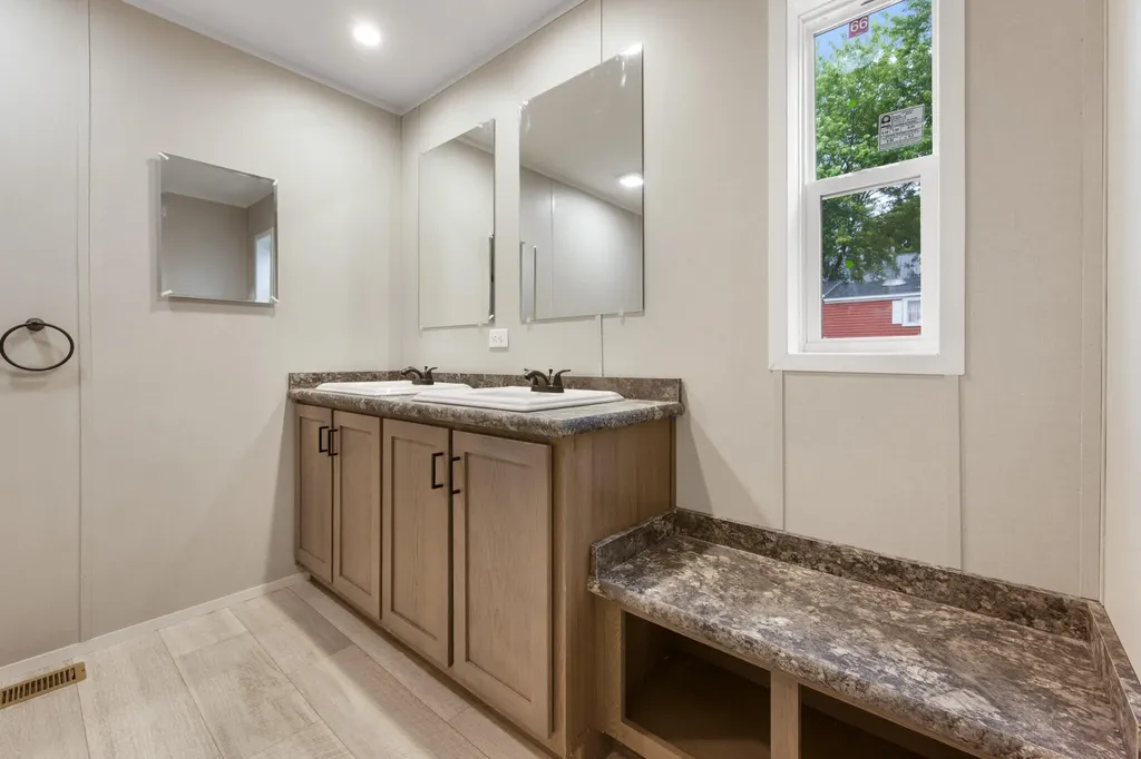 17 Spring Street Newport ME 04953