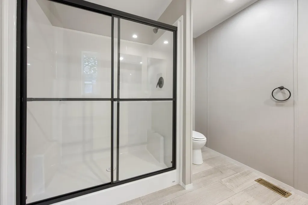 17 Spring Street Newport ME 04953