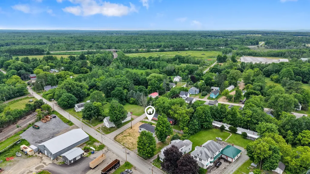 17 Spring Street Newport ME 04953