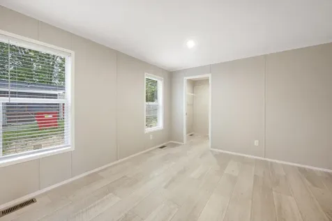 17 Spring Street Newport ME 04953