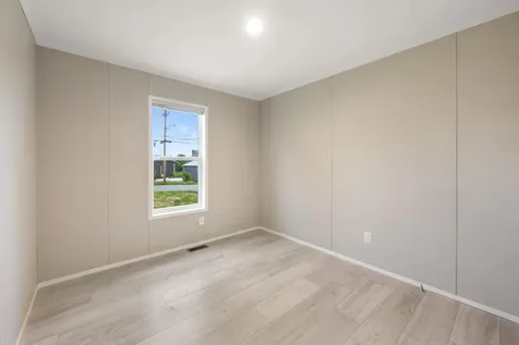 17 Spring Street Newport ME 04953