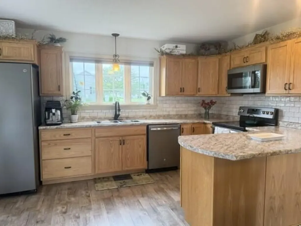 19 Chickadee Trail Winslow ME 04901