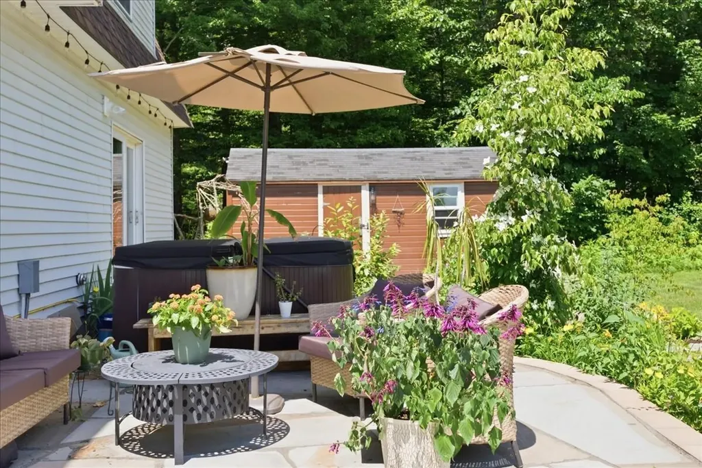 621 W Auburn Road Auburn ME 04210