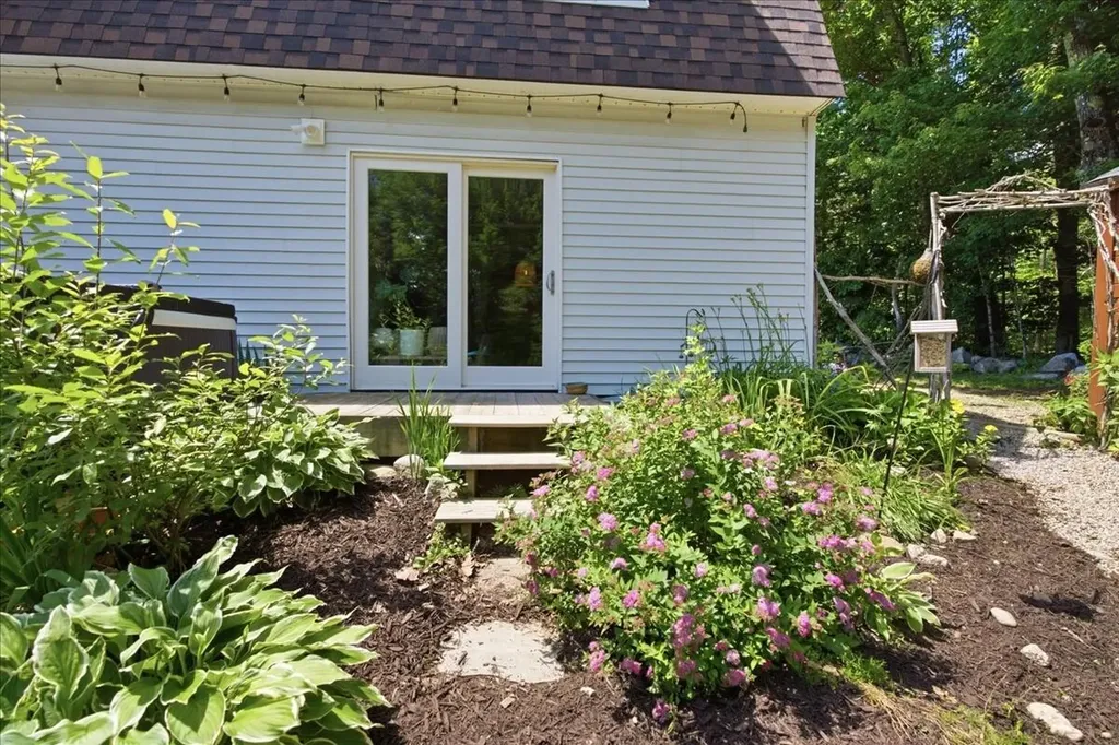 621 W Auburn Road Auburn ME 04210