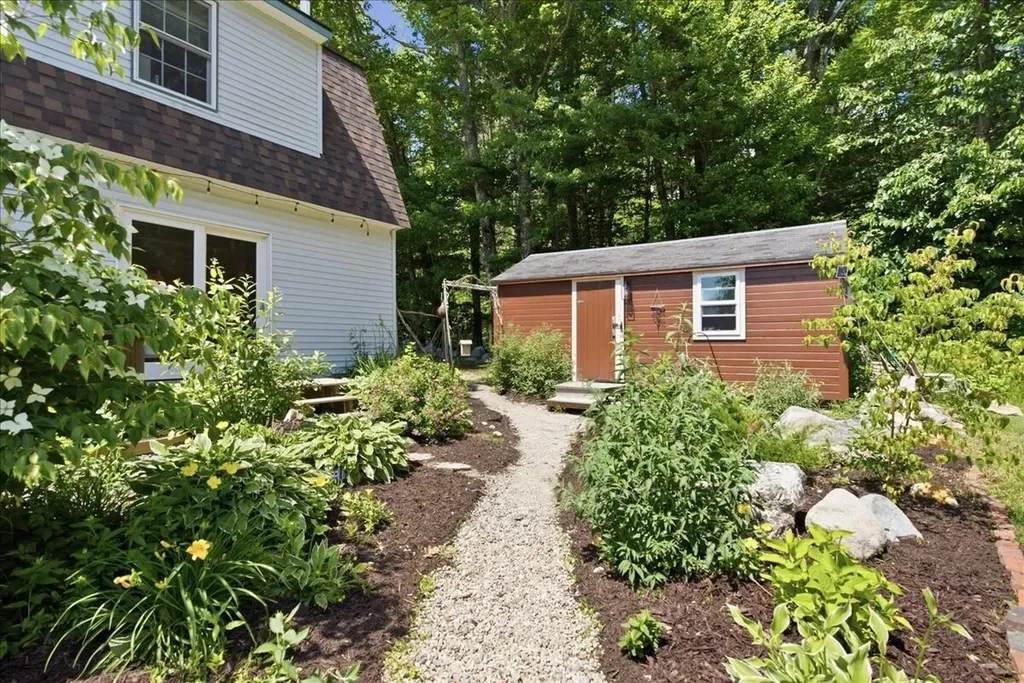 621 W Auburn Road Auburn ME 04210