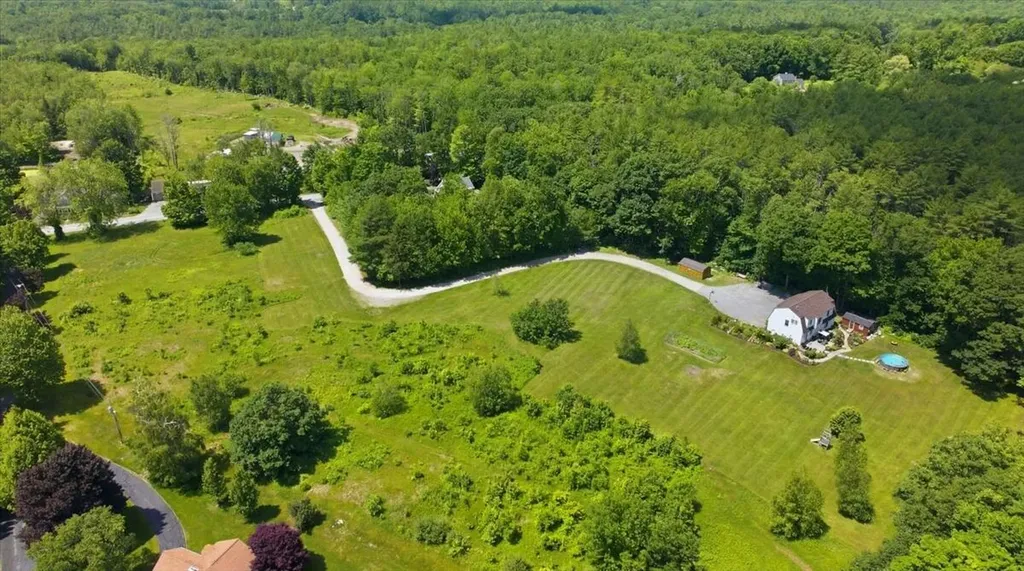 621 W Auburn Road Auburn ME 04210