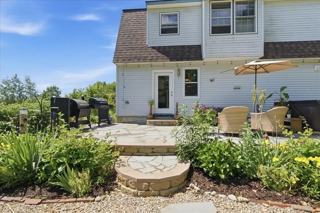 621 W Auburn Road Auburn ME 04210
