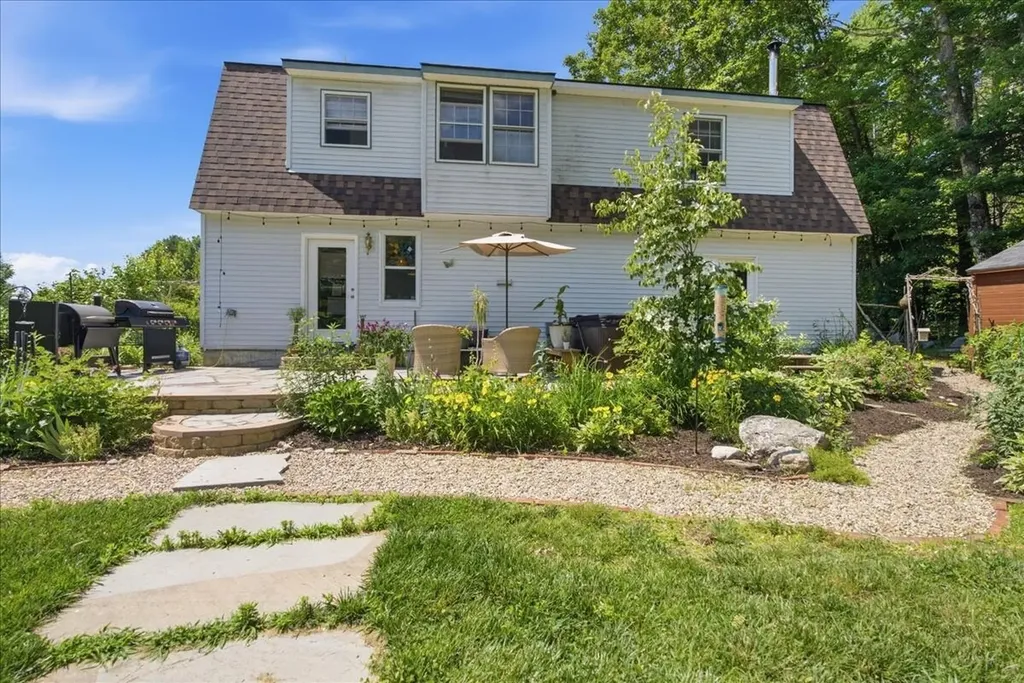 621 W Auburn Road Auburn ME 04210