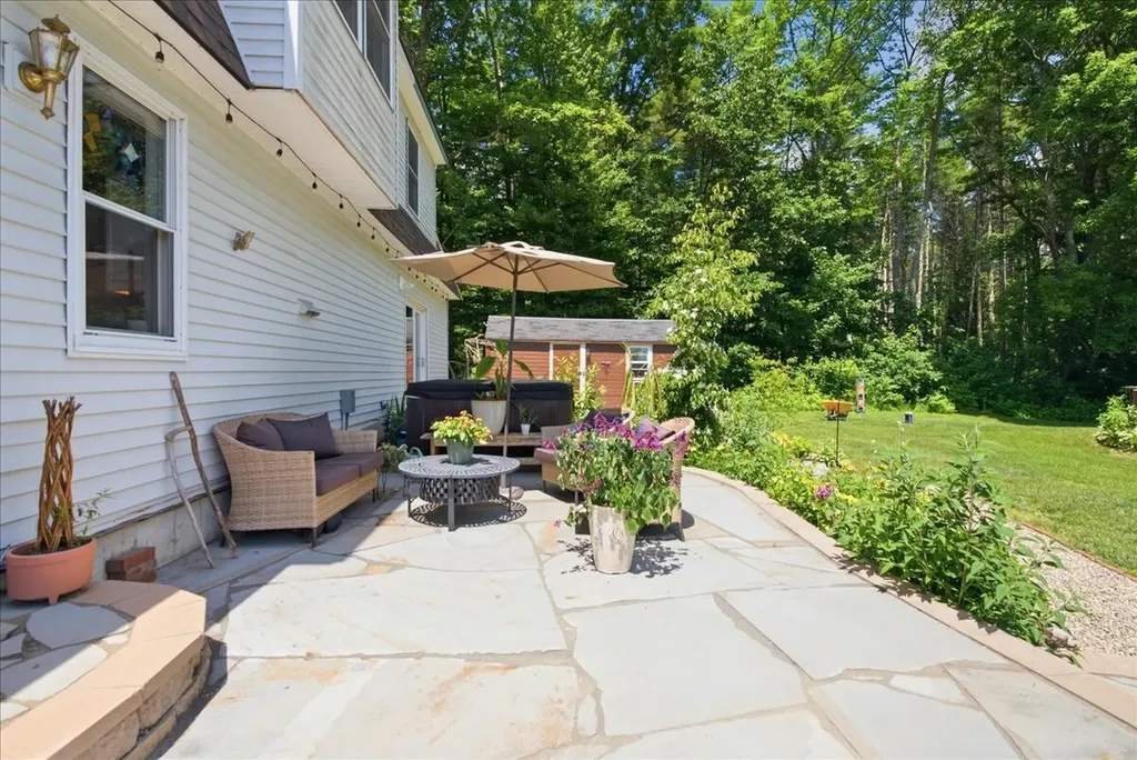 621 W Auburn Road Auburn ME 04210