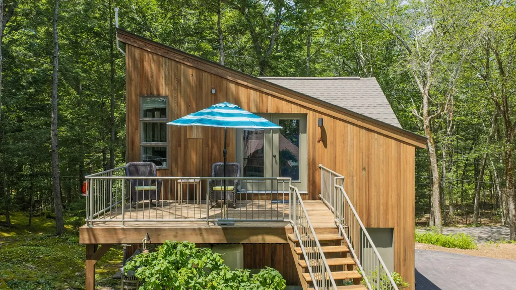 57 Andersen Road Raymond ME 04071