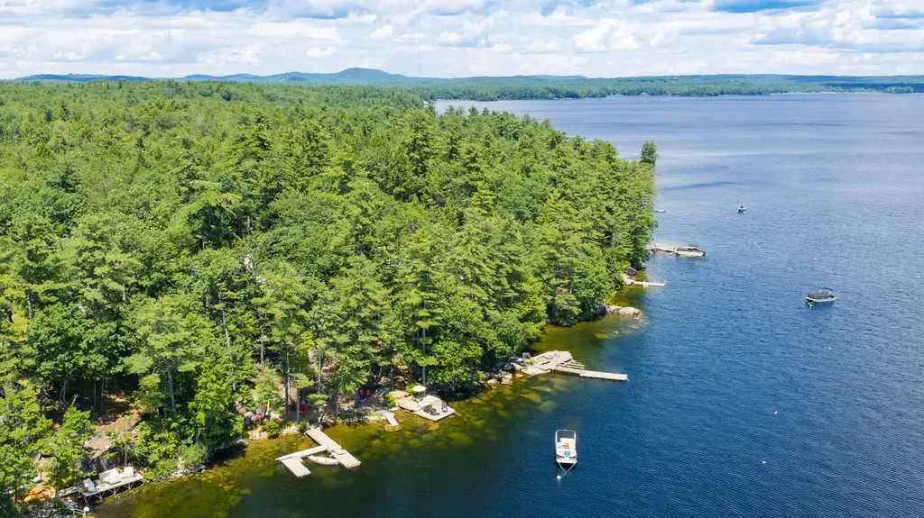 57 Andersen Road Raymond ME 04071