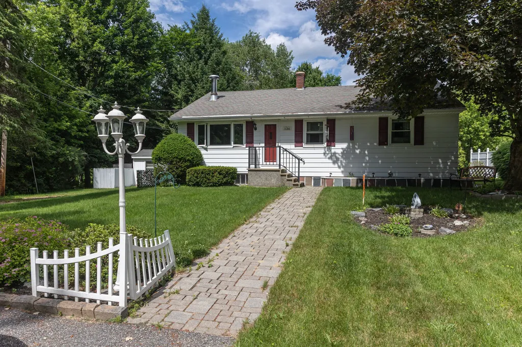 136 Grove Street Lewiston ME 04240