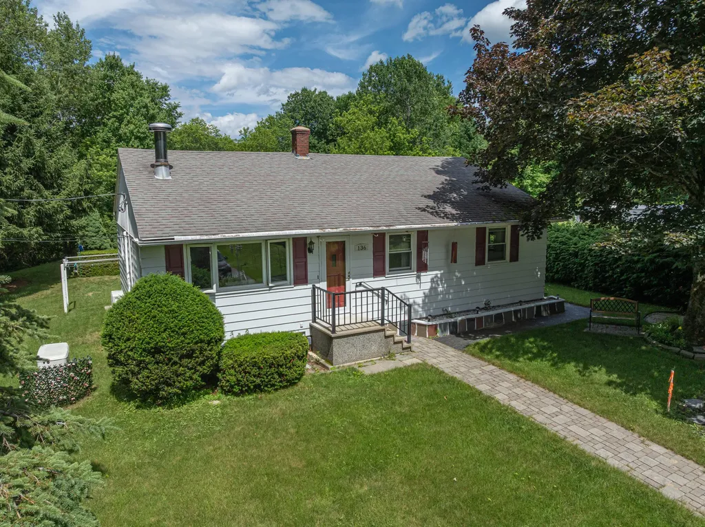 136 Grove Street Lewiston ME 04240