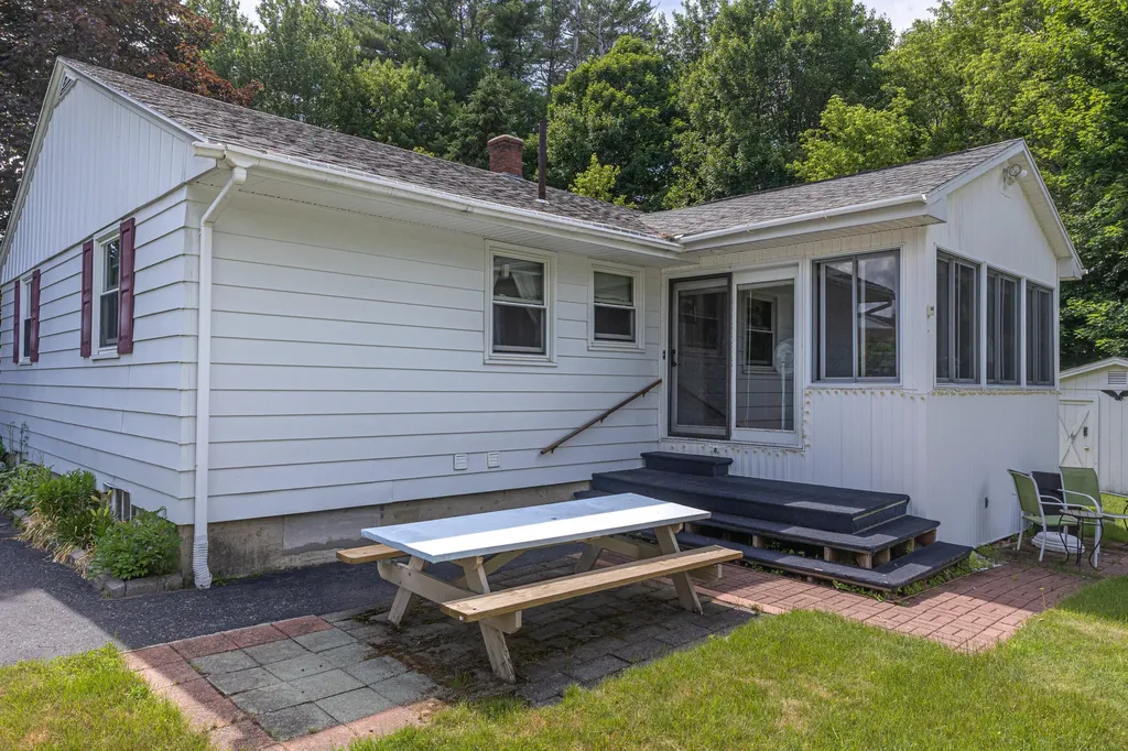 136 Grove Street Lewiston ME 04240