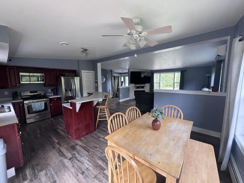 1058 Pleasant Street Blue Hill ME 04614