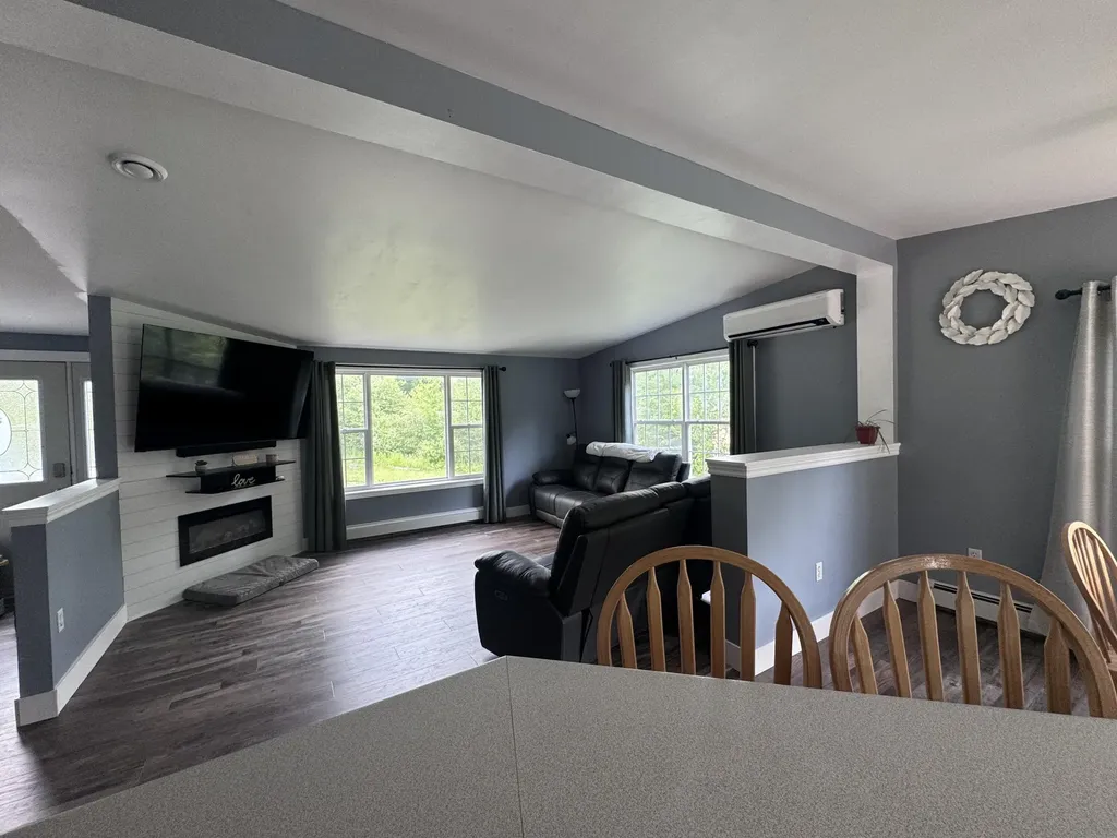 1058 Pleasant Street Blue Hill ME 04614