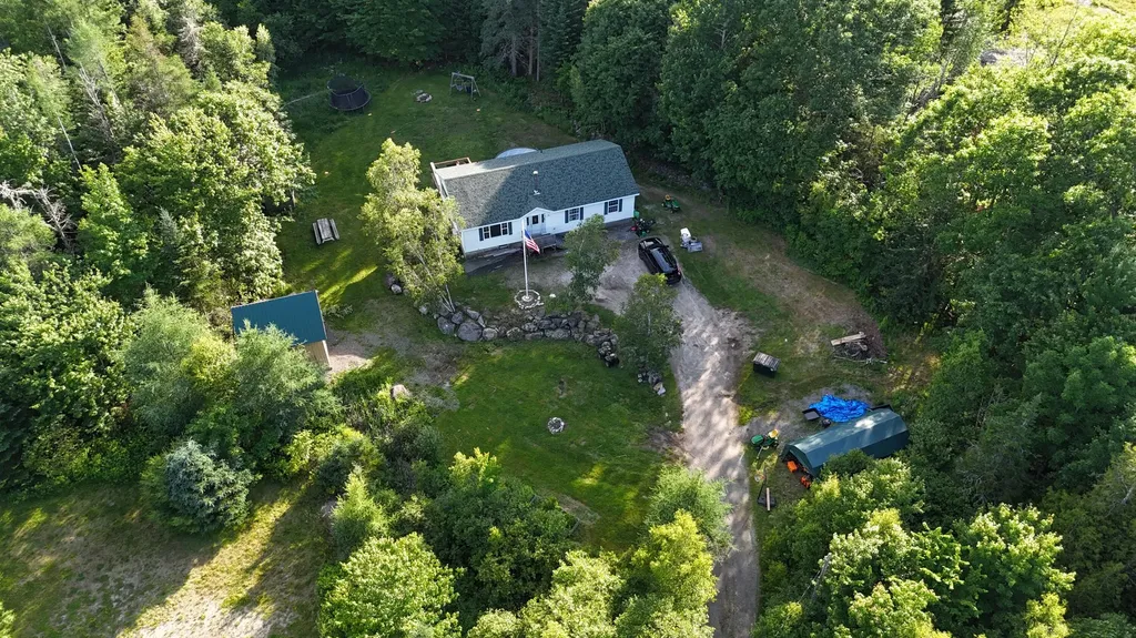 1058 Pleasant Street Blue Hill ME 04614